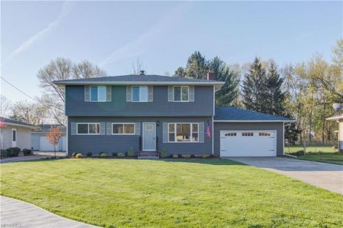 399 Sherry Ln, Berea, OH 44017-1065