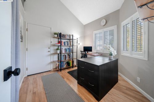 671 Black Pine Dr, San Leandro CA  94577-1374 exterior