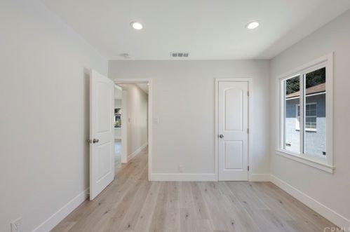 6128 Village Rd, Lakewood CA  90713-3131 exterior