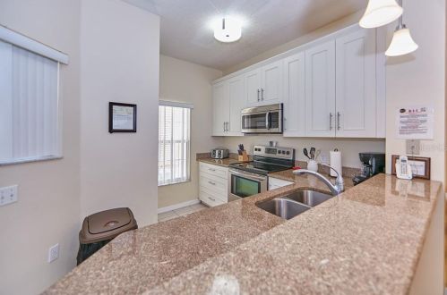 4706 Vero Beach Pl, Kissimmee, FL 34746-7412