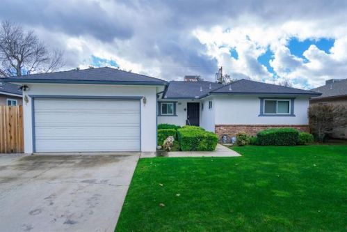 689 Roberts Ave, Fresno, CA 93704-1835