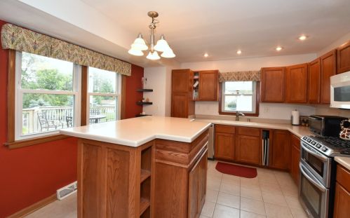 10120 Norwich Ave, Milwaukee WI 53228-2020 exterior