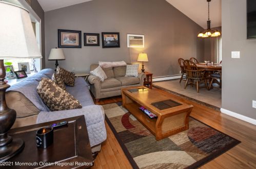 124 Statesir Pl, Tinton Falls NJ  07701-6143 exterior