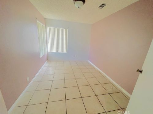 686 Wisteria Ave, Rialto CA  92376 exterior