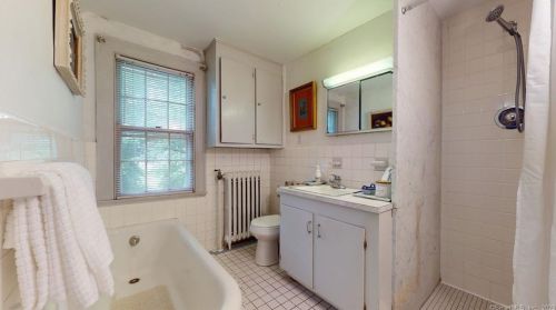 541 Lincoln St, New Britain CT 06052-1802 exterior