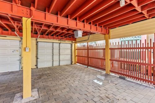 2927 Bernardo De Galvez Ave, Galveston TX 77550 exterior