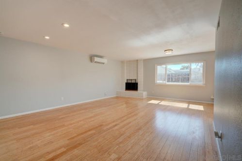 4550 Berwick Dr, San Diego CA  92117-4228 exterior