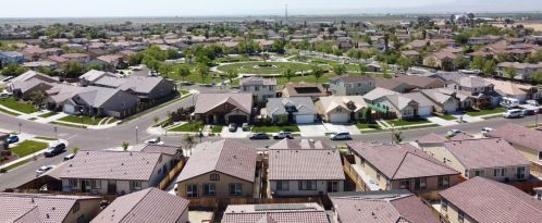 2479 Mountainside Dr, Los Banos CA  93635-8825 exterior