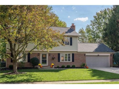 815 Sunblest Blvd, Fishers, IN 46038-1169