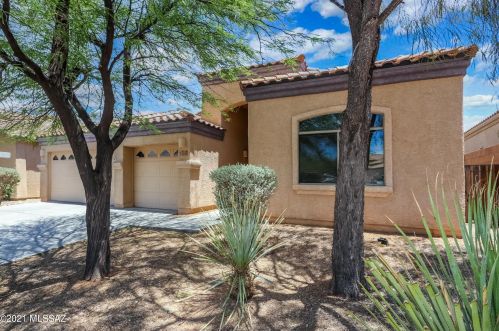 7537 Granite Hill Dr, Tucson, AZ 85757-8708