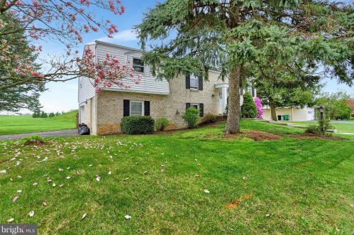 1500 Terrace Ave, Carlisle PA  17013-9369 exterior