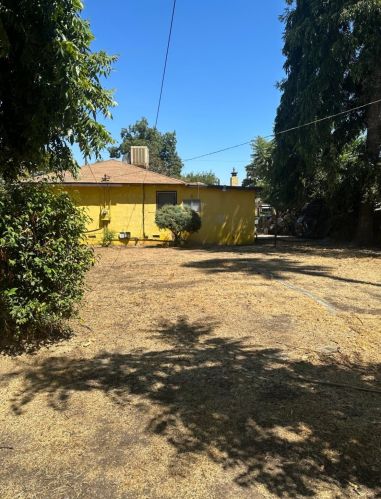 2418 Holly Ave, Fresno, CA 93706-5037