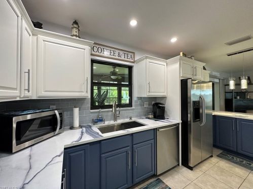 69 7th St, Bonita Springs, FL 34134-7450