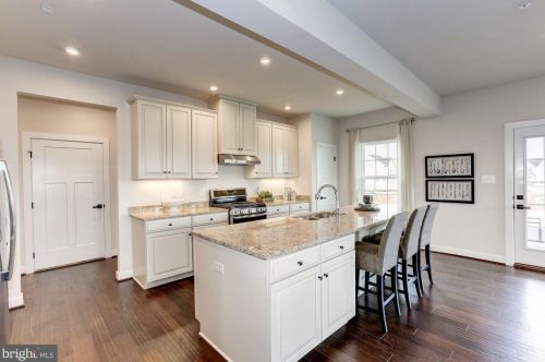 33 Winifred Dr, Hanover PA  exterior