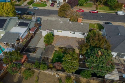 4566 Lincoln Dr, Concord CA  94521-1332 exterior