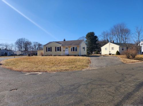 307 Pondview Dr, Southington, CT 06489-3952