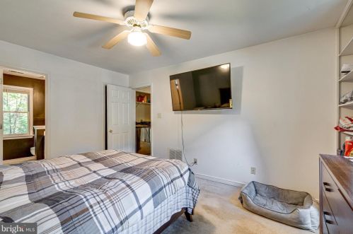 6404 Forest Grove Dr, Fredericksburg VA  22407-6344 exterior