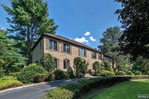 626 White Pine Rd, Franklin Lakes, NJ 07417-1119