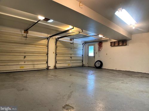 381 Lake St, Ephrata PA  17522-2456 exterior