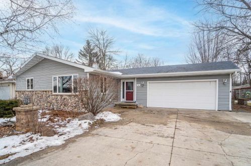 739 Airport Rd, Menasha, WI 54952-1408