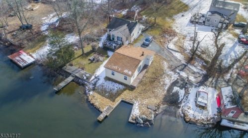 100 Tintle Ave, West Milford Lakes NJ  07480-4715 exterior