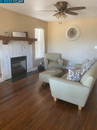 1771 Clos Duvall Ct, Benicia CA  94510-2327 exterior