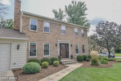 9017 Lk Braddock Dr, Springfield VA  22015-2135 exterior
