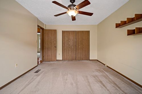 1704 Timberglen Dr, Imperial PA  15126-9248 exterior