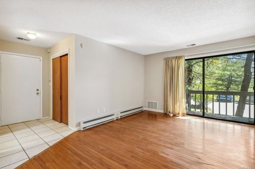 11 Overlook Cmns, Yorktown Hgts, NY 10598-5150