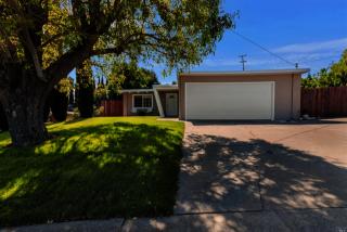 1640 Sarah Dr, Pinole, CA 94564-2210
