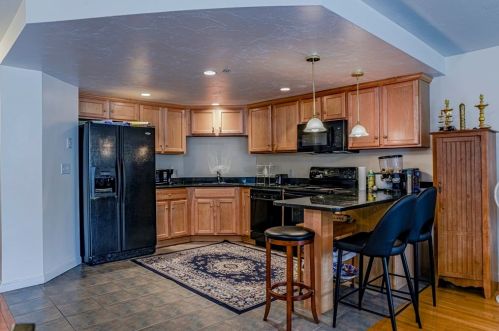 113 Tamarack Ln, Abington, MA 02351-4026