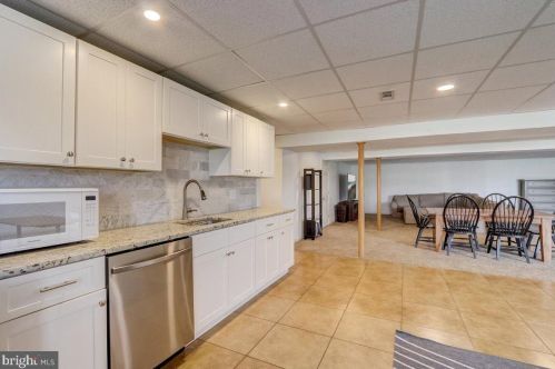 33 Mullen Dr, Erial NJ  08081-1300 exterior