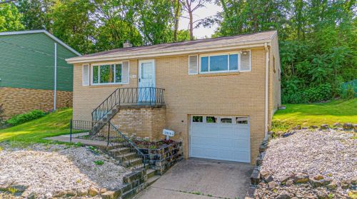 2816 Wohleber St, Pittsburgh, PA 15212-1354