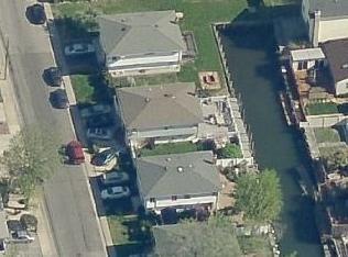 455 Nassau Ave, Freeport, NY 11520-6318