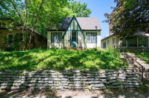 1689 Juliet Ave, Saint Paul, MN 55105-2120