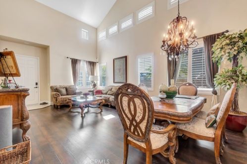 24221 Edelweiss Ct, Santa Clarita, CA 91354-4920