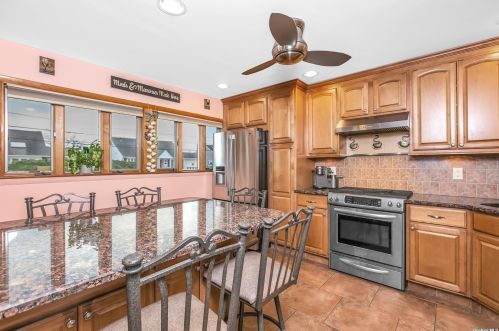 2991 Bayport Ct, North Wantagh, NY 11793-4505