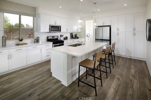 1430 Laurelwood Dr, San Bernardino, CA 92408-3679