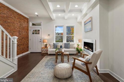 717 Girard St, Washington, DC 20001-3820