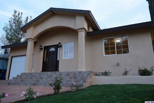 17652 Collins St, Van Nuys CA  91316-1031 exterior