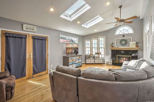 1012 Erie Ave, North Lindenhurst NY  11757-2117 exterior