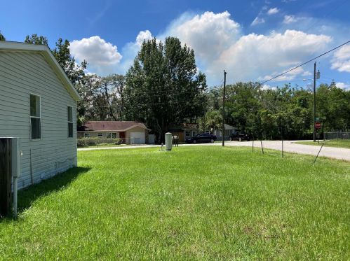 12345 Clear Lake Dr, New Port Richey, FL 34654-4699