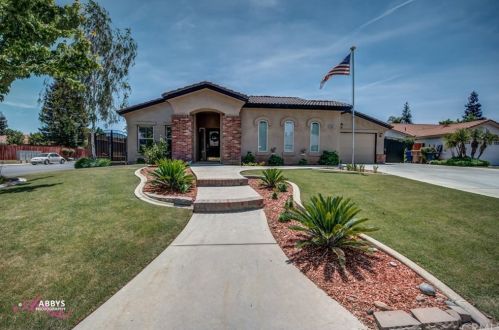 10003 Manhattan Dr, Bakersfield, CA 93312-5975