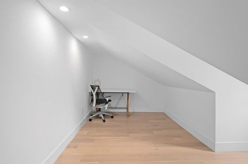 131 44th St, Pittsburgh PA  15201-3037 exterior