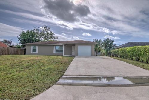 4424 31st Pl, Naples, FL 34116-8259