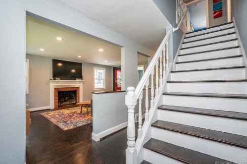 200 Mountain Rd, Hartford CT  06111-1509 exterior
