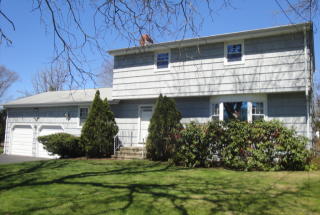 43 Magnolia Rd, Bridgeport, CT 06611-2240