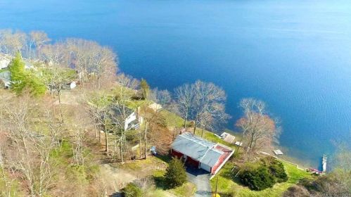 221 Bennett Rd, Norwich, CT 06384-1712