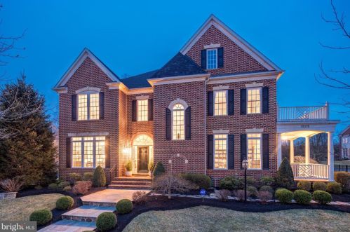 19376 Ml Dm Pl, Leesburg VA 20176-1637 exterior