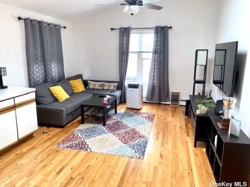 152 Beach 118th St, Far Rockaway NY  11694-2080 exterior